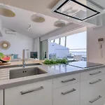 Isabel וילה *